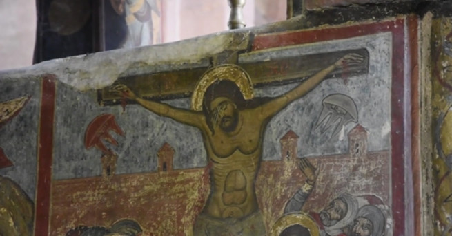 Грузинска фреска от 17 и век на разпъването на Исус Христос