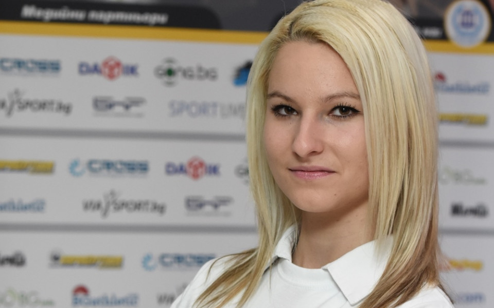 Таня Звискова на крачка от Топ 8 на Европейското по спортна стрелба