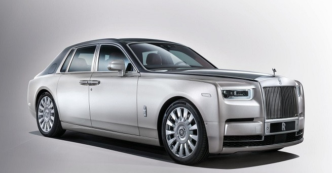 Има луксозни коли има и Rolls Royce Phantom Име което днес