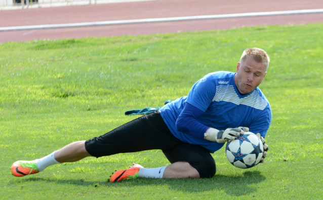 Стражът Евгений Боровик ще пропусне двубоите на Черно море от