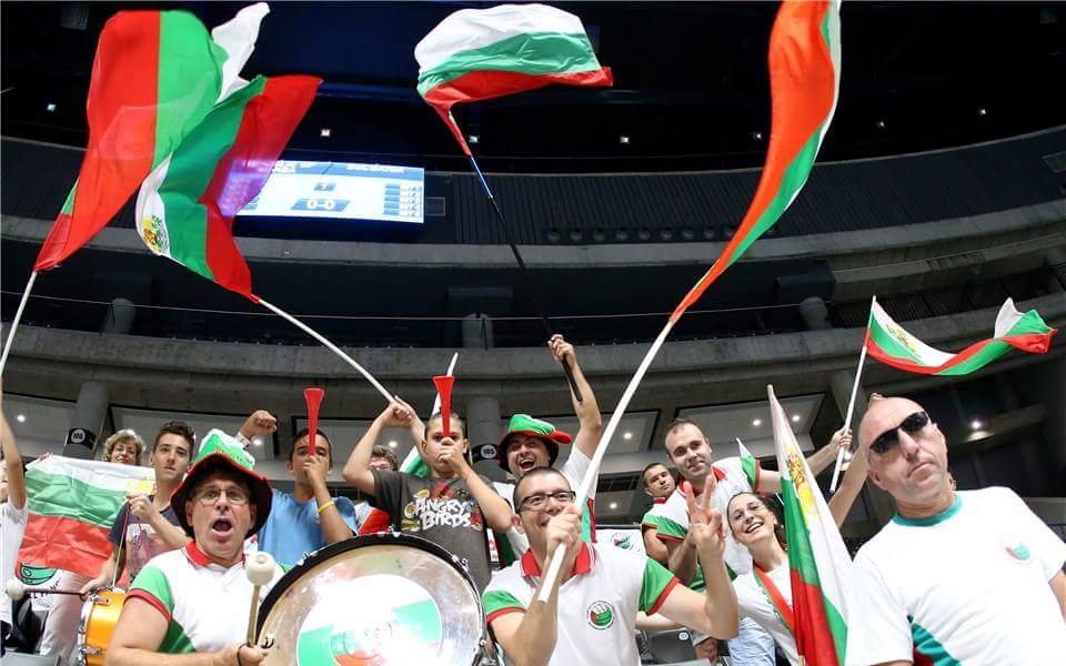 Здрава агитка за волейболистите ни в Полша, феновете готови да стоят до 3 септември