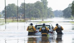 Ураганът "Харви" е стоварил 127 млрд. тона дъжд
