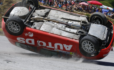 Състезателен автомобил удари зрител на рали Сливен 2017