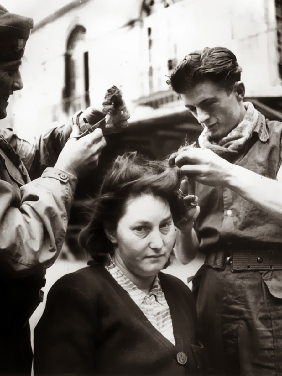 След падането на германската окупация във Франция през 1944 г. всички французойки, които насилствено или доброволно са имали отношения с германци, са изправени пред публично унижение.
От 1943 г. до 1946 г. около 20 000 жени на различна възраст са публично обръснати и поведени по пътя на срама из градовете на цяла Франция. Процедурата винаги е изпълнявана от мъже, а площадите се пълнели с хора, които искат да видят демонстрацията на това, какво се случва с предателите.