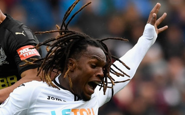 В  Суонси се хванаха за главите след дебюта на Ренато Санчес