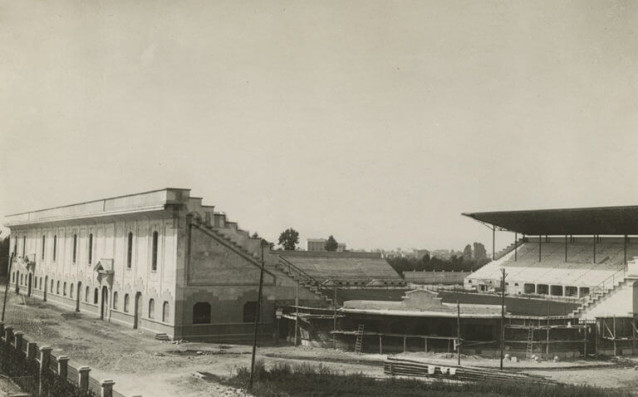 На днешния ден през 1926 година е открит легендарният стадион