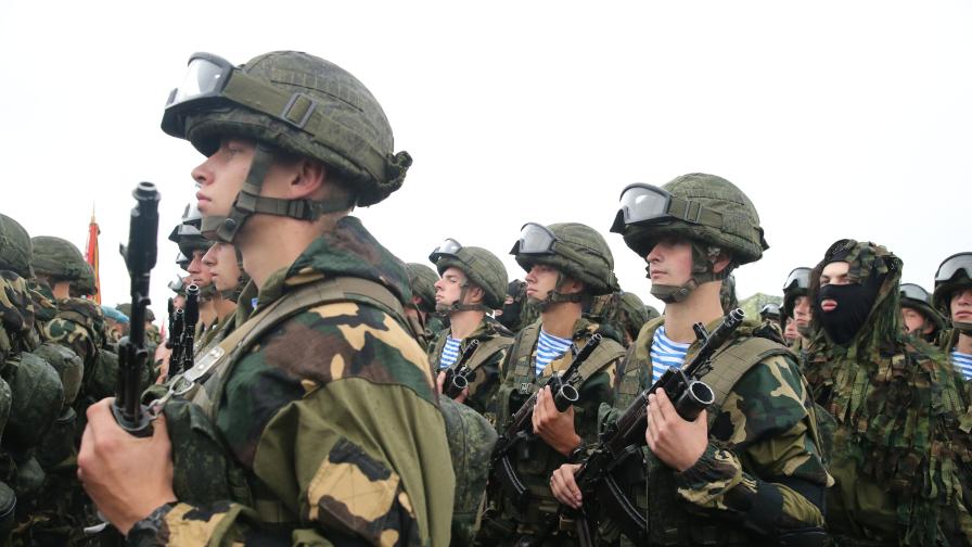 Русия предлага на безработни безплатно обучение за военната промишленост