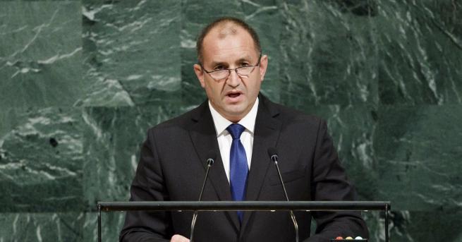 Президентът Румен Радев направи грешка типична за прохождащите в политиката