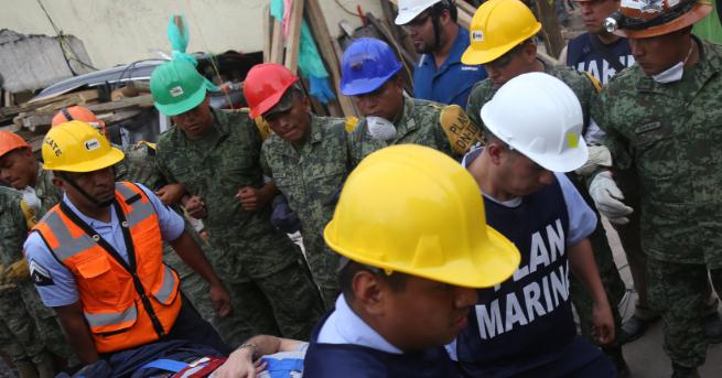 Мексиканските власти опровергаха информациите за живо момиченце под руините на