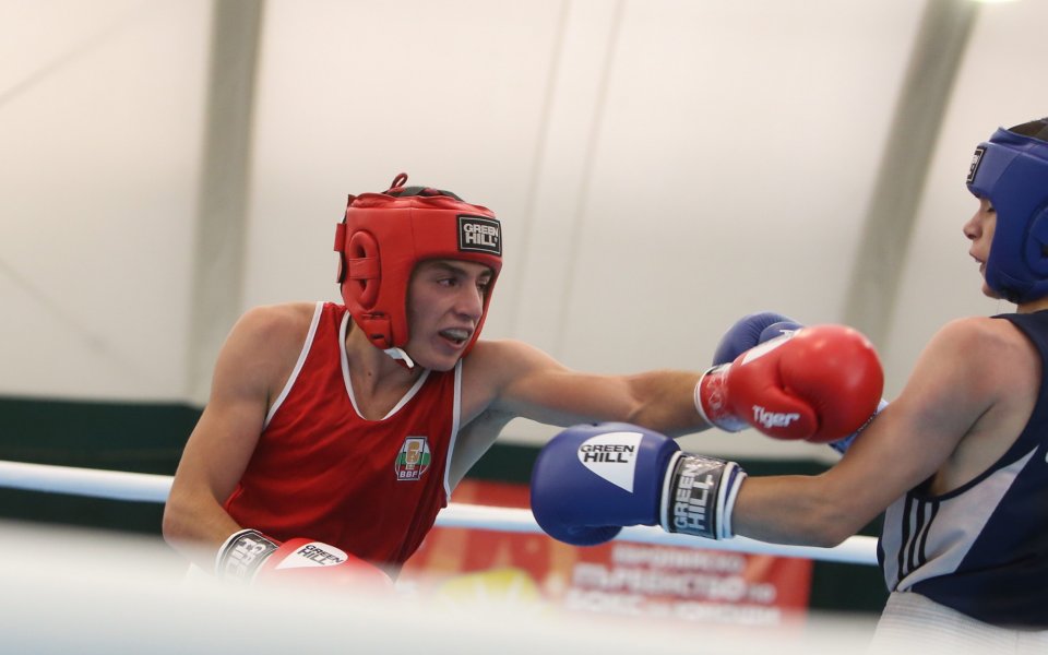България има двама европейски шампиони на първенството по бокс за