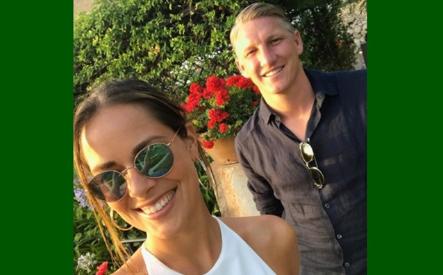 Сръбкинята Ана Иванович и немският футболист Бастиан Швайнщайгер очакват син