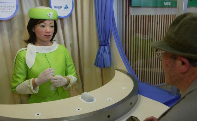  Хуманоидните работи изместват порно актьорите 