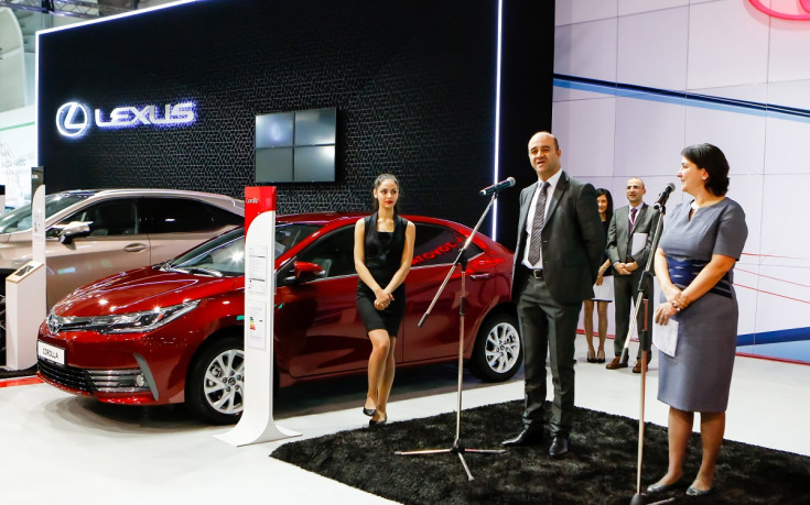 Toyota празнува 20 години хибридна технология