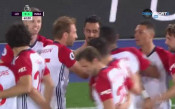 Прекрасен фаул от Шадли и УБА напред на Кинг Пауър Стейдиъм