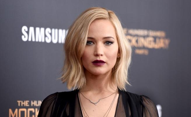  Дженифър Лоурънс също има какво да опише за тъмната страна на Холивуд. 