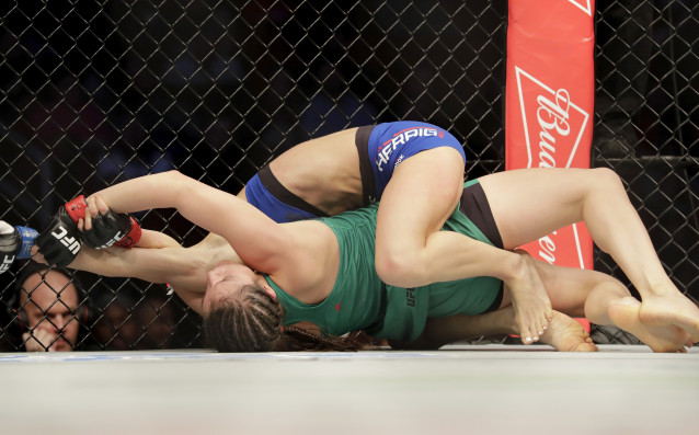 В резултат на скорошните обвинения срещу холивудският филмов продуцент Харви