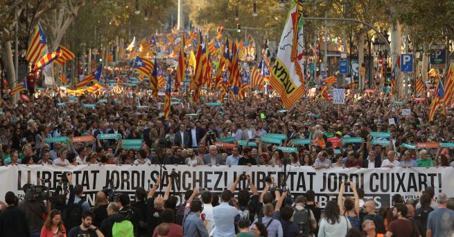 След като днес регионалният парламент в Каталуния гласува за независимост