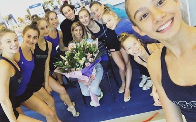 Старши треньорът на ансамбъла по художествена гимнастика Весела Димитрова получи специална изненада за