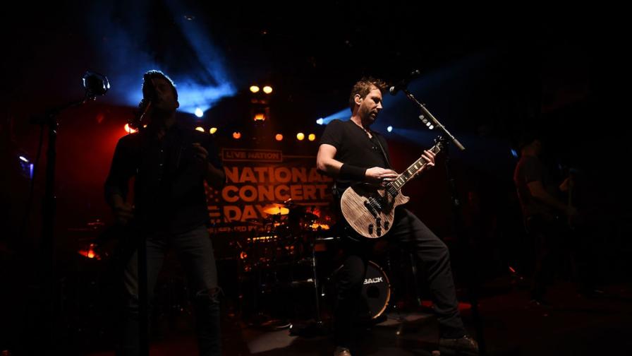 Nickelback на живо в Ню Йорк през 2017.