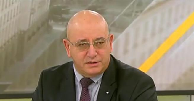 Идват кораби разтоварват През цялото време се твърди не