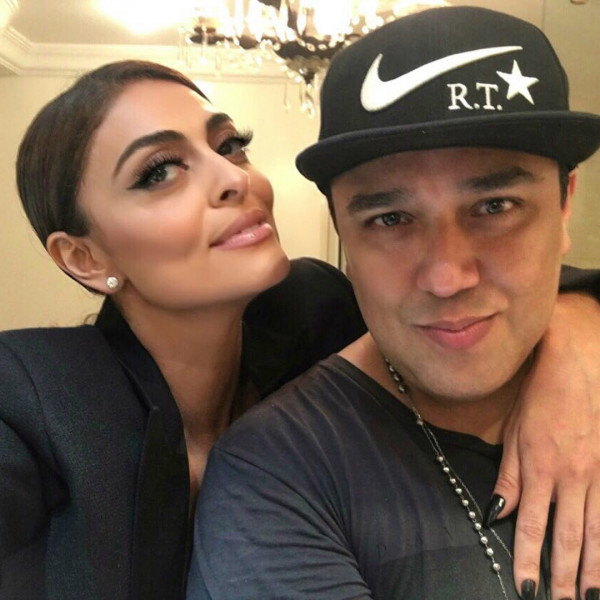 Жулиана Паес1