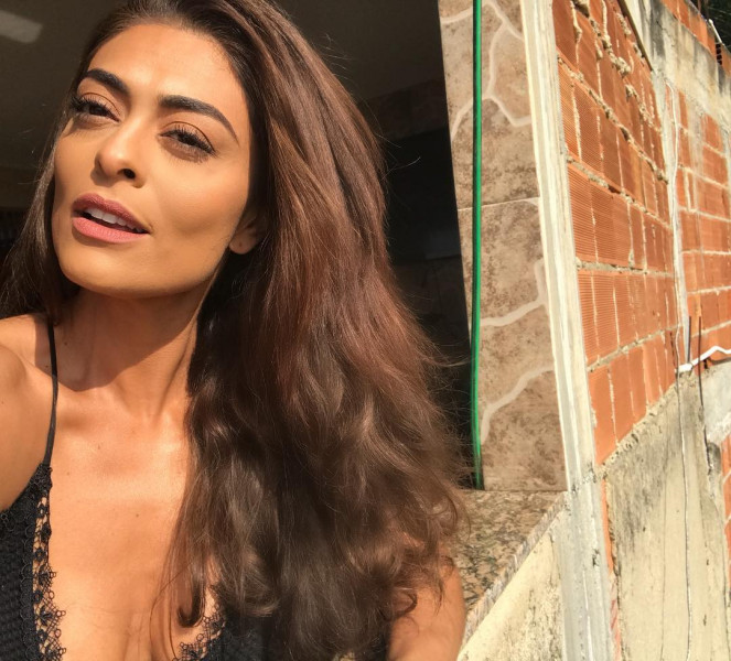 Жулиана Паес1