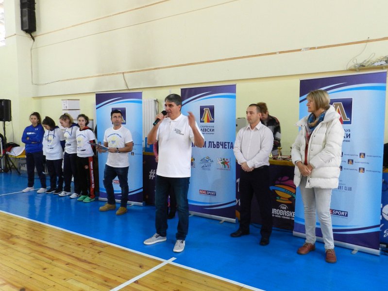 200 деца премериха сили на спортен празник на Левски1