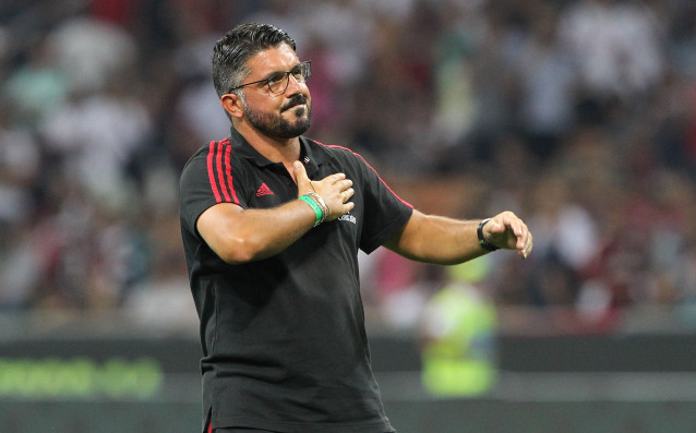 Шефовете на Милан обмислят все по усилено дали да не уволнят