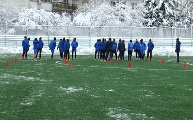 Футболистите на Левски проведоха последна тренировка в София преди заминаването