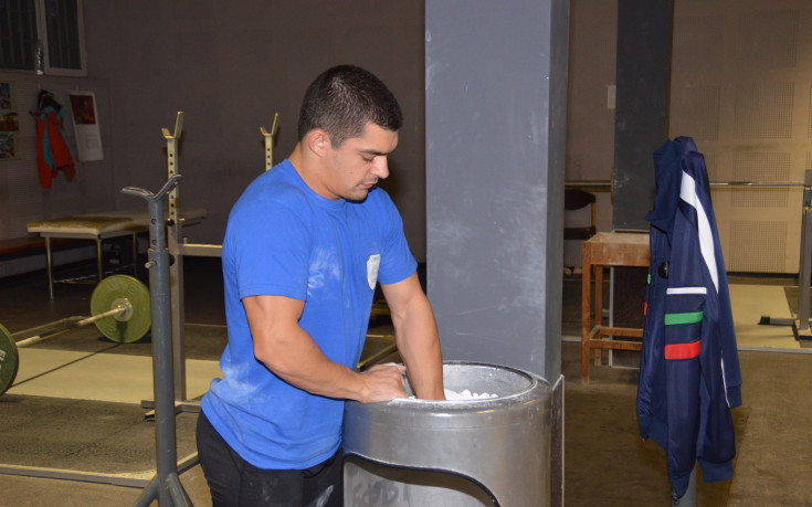 Влади Урумов далеч от медалите на Световното по щанги