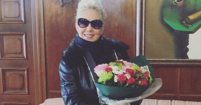 Лепа Брена отмени концерта си в София. По здравословни причини