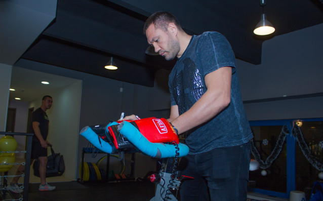 Българската звезда в професионалния бокс Кубрат Пулев тренира усилено за