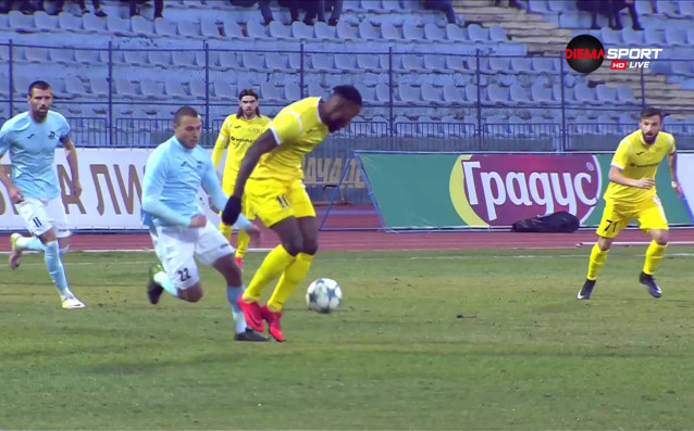 Левски се оттегли на почивка с преднина от 2 0