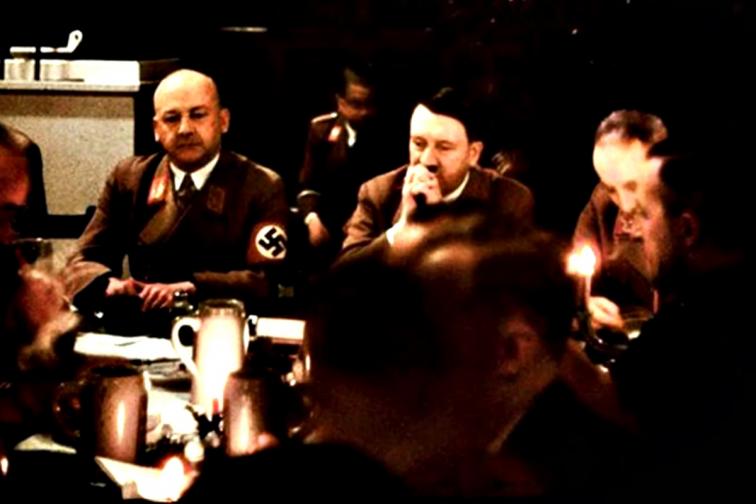 Коледно парти Хитлер