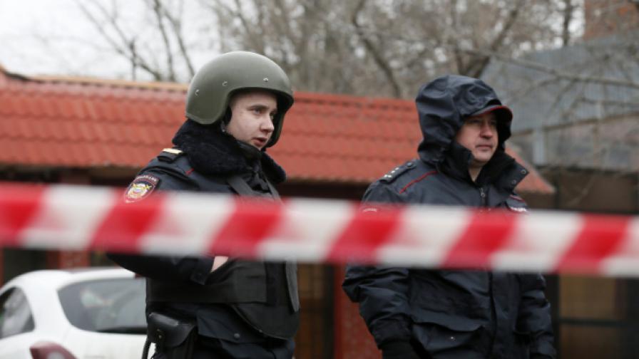 Стрелецът в Москва се изплъзна на полицията