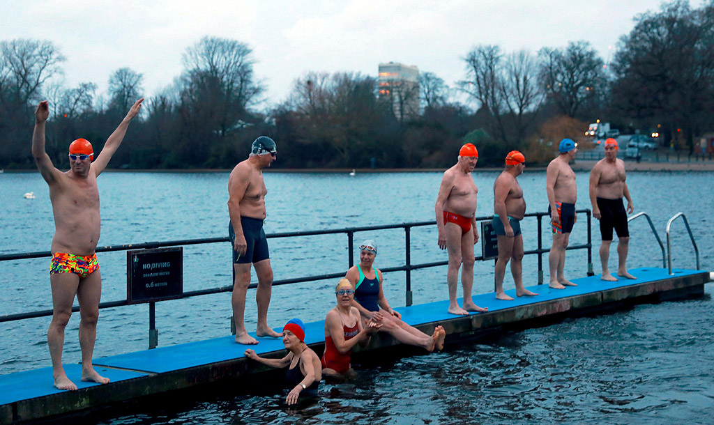Къпане в езерото Серпентайн, Лондон