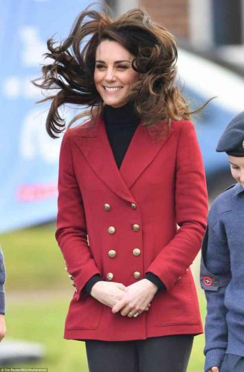 Когато си Кейт Мидълтън и те снимат неочаквано - най-забавните снимки на херцогинята - снимка 4