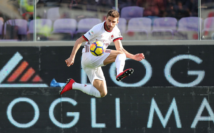 Милан праща свое крило във Верона и взема негов заместник от Интер