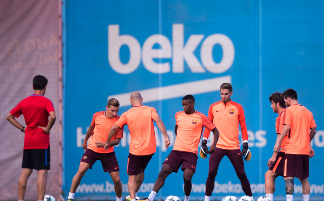 Дори и само тренирайки, футболистите на Барселона ще могат да