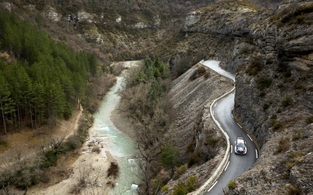 Световният шампион в рали дисциплината Себастиен Ожие запази лидерската си