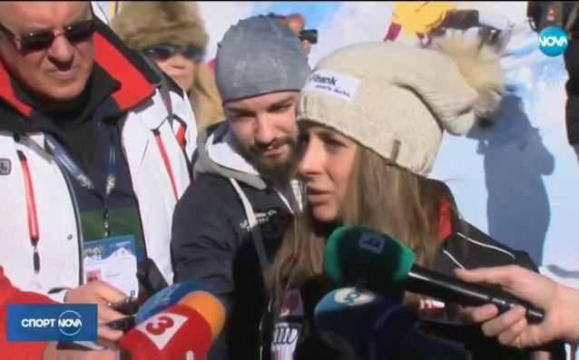 Александра Жекова която спечели малкия финал по сноуборткрос на Световната