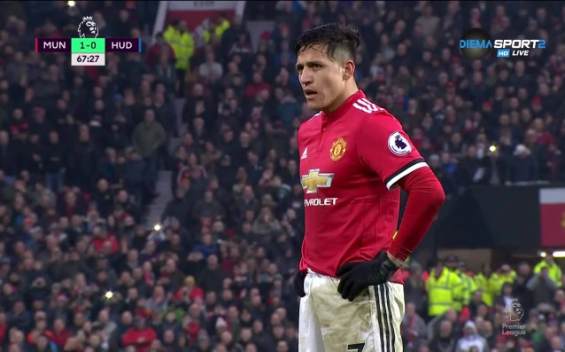 Манчестър Юнайтед поведе с 2 0 срещу Хъдърсфийлд на Олд