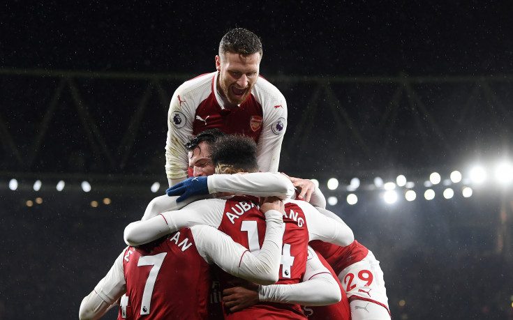 Нови и стари герои за Арсенал се подиграха с клетия Евертън