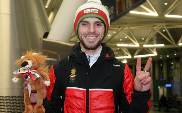 Още един български олимпиец замина за Пьонгчанг тази вечер Ски скачачът Владимир