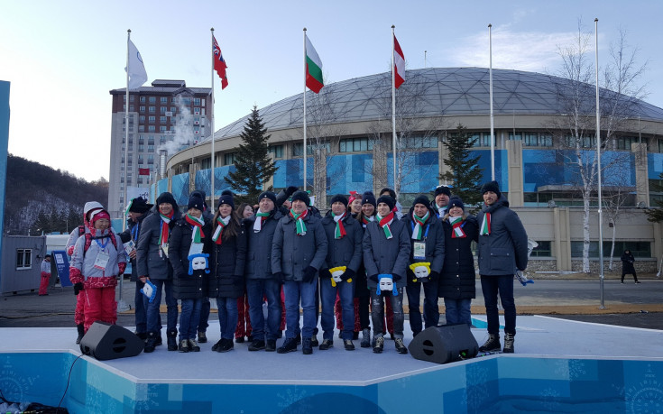 Издигнаха българското знаме в Пьонгчанг