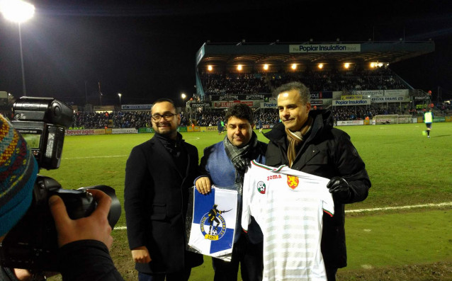 10 000 фенове на Бристол Роувърс приветстваха гости от България