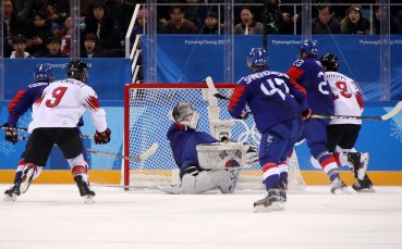 Швейцарците съсипаха домакините на хокей