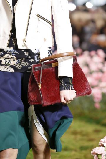 <p>Tory Burch</p>