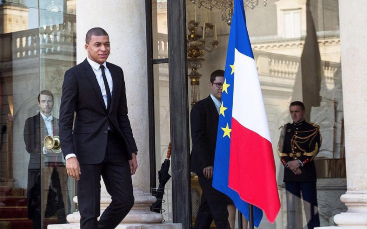 Мбапе, Дрогба и Джордж Уеа на официална вечеря с Макрон