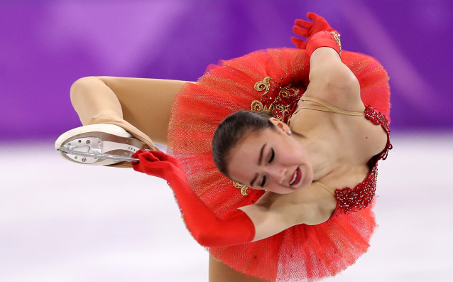 Европейската шампионка Алина Загитова Русия спечели олимпийската титла по фигурно